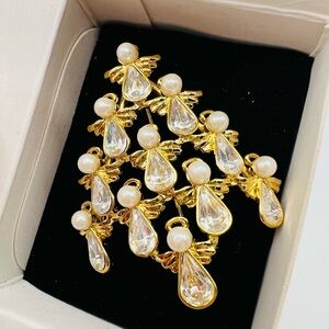 1999 Avon Angel Tree Pin Gold Tone Faux Pearl Crystal Brooch w/ Box